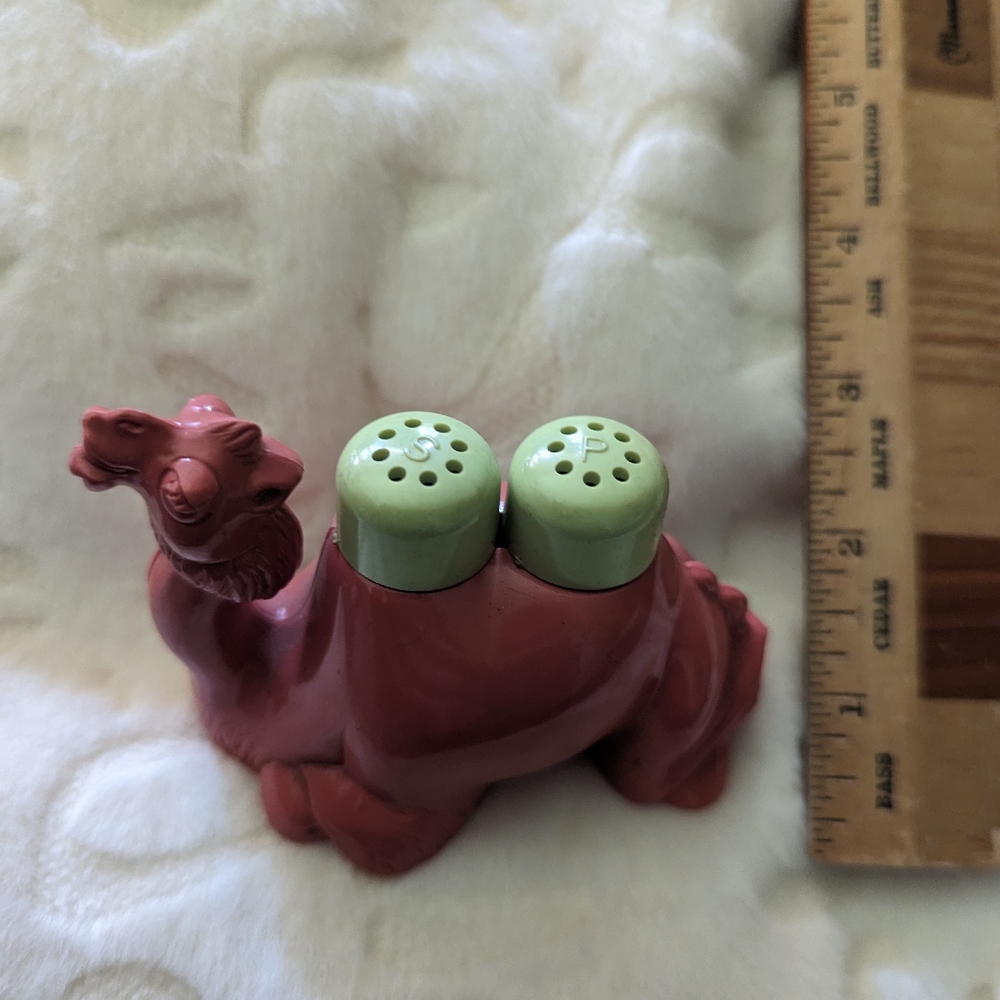 Vintage salt and pepper camel